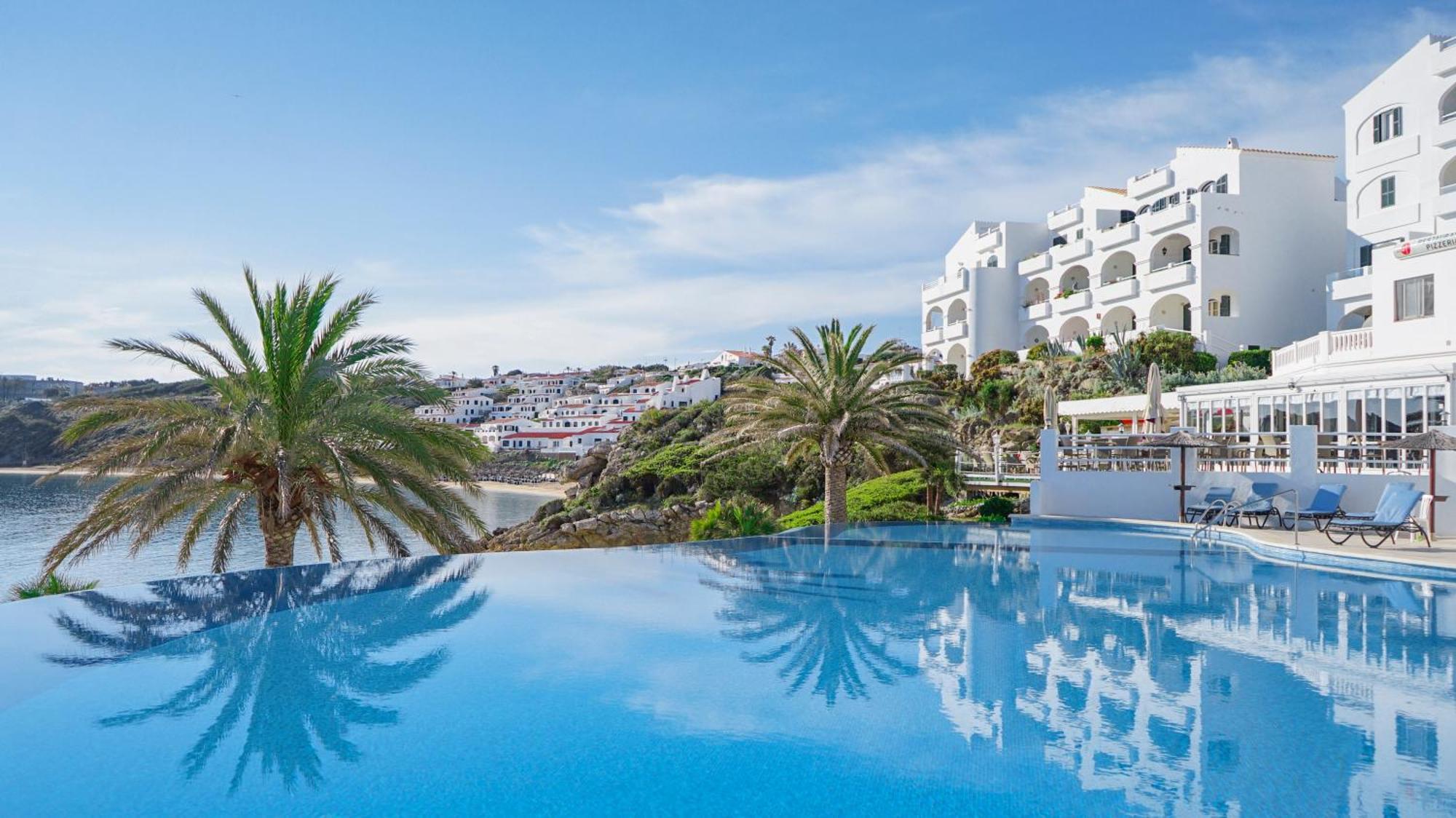 White Sands Beach Club Ареналь-д'эн-Кастель Экстерьер фото