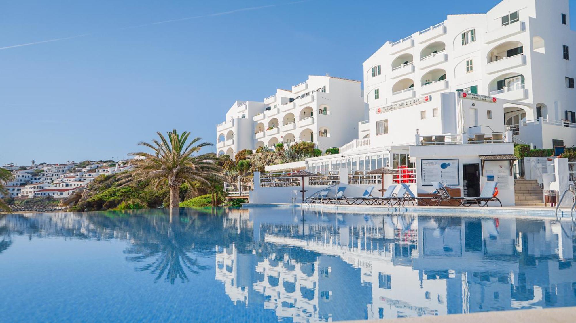 White Sands Beach Club Ареналь-д'эн-Кастель Экстерьер фото
