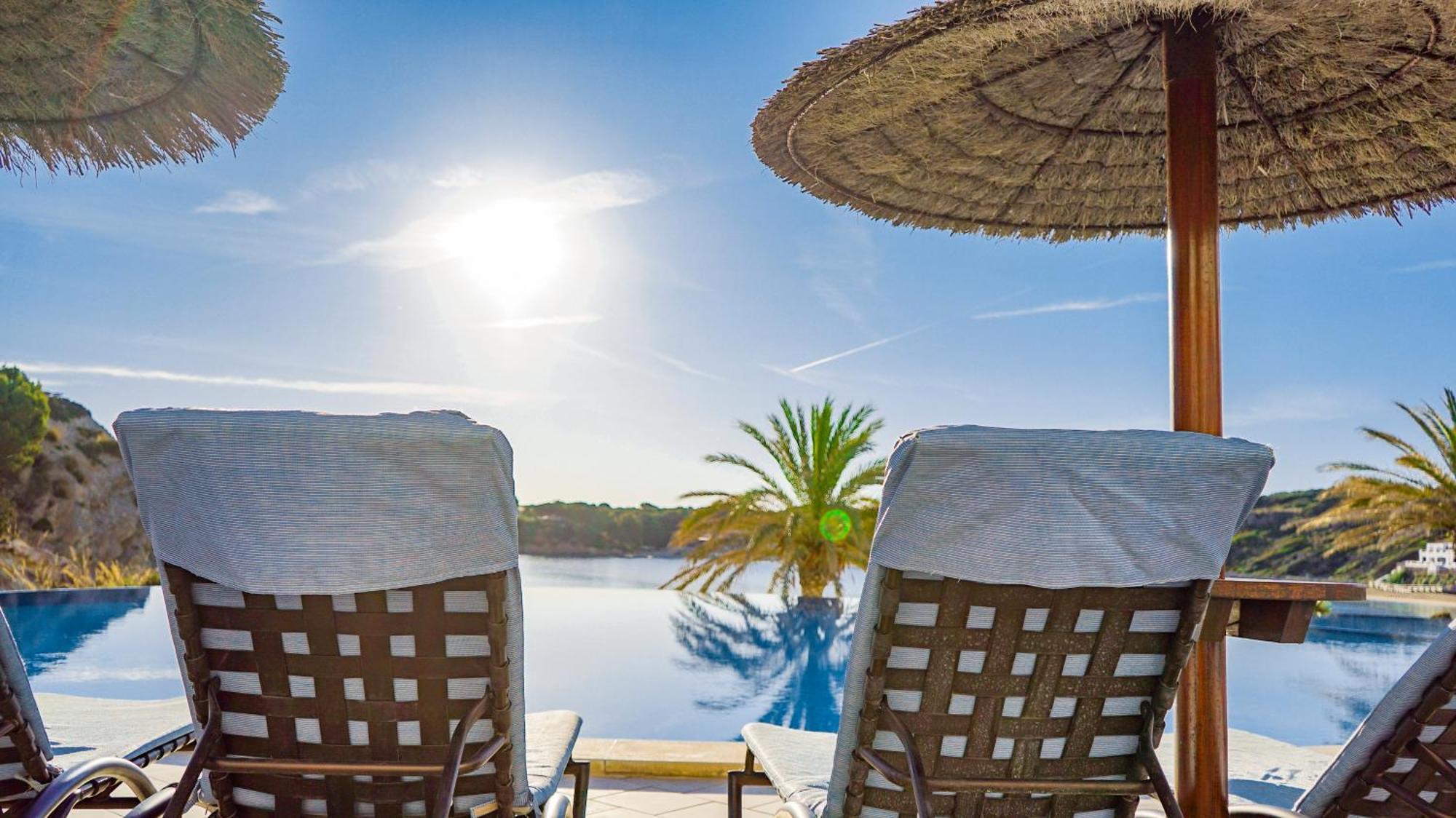 White Sands Beach Club Ареналь-д'эн-Кастель Экстерьер фото