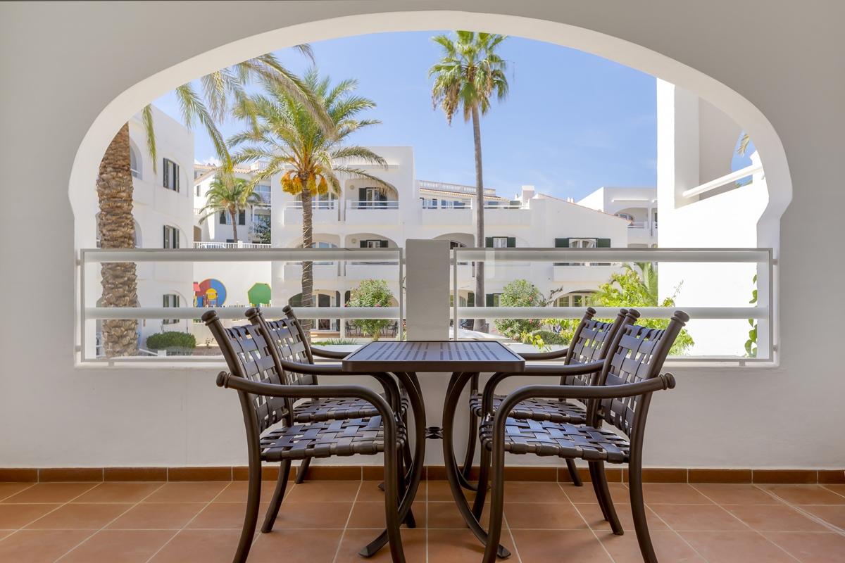 White Sands Beach Club Ареналь-д'эн-Кастель Экстерьер фото