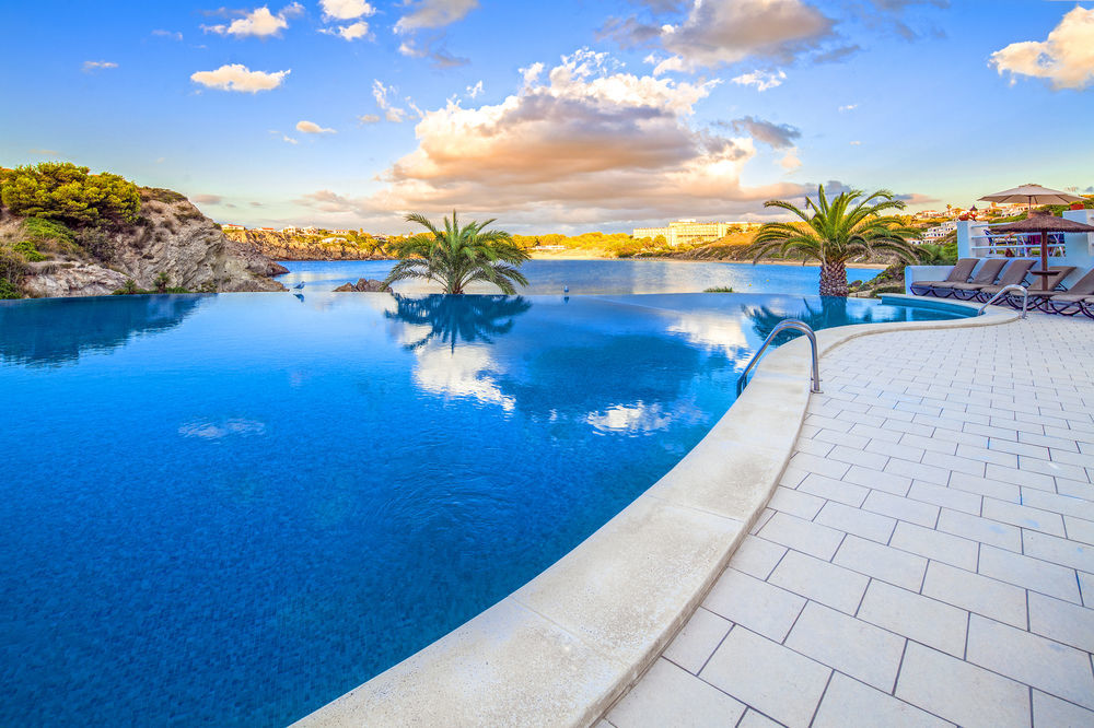 White Sands Beach Club Ареналь-д'эн-Кастель Экстерьер фото