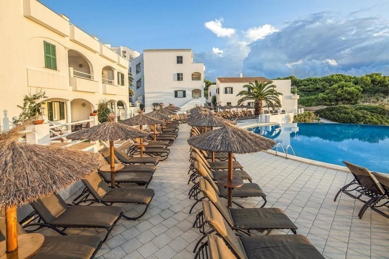 White Sands Beach Club Ареналь-д'эн-Кастель Экстерьер фото