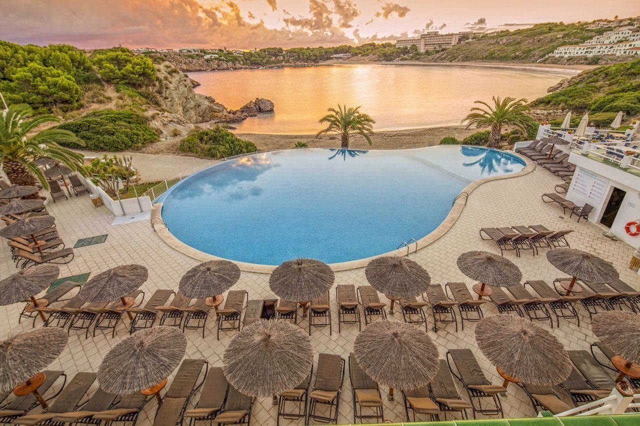 White Sands Beach Club Ареналь-д'эн-Кастель Экстерьер фото